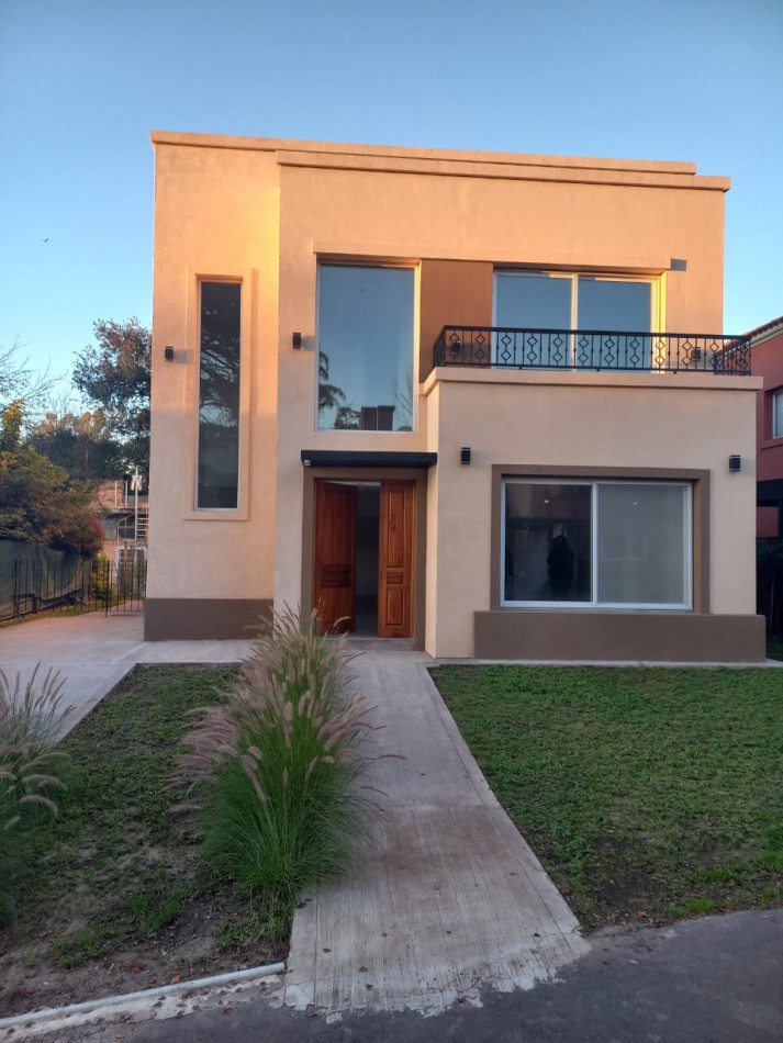 CASA EN VENTA A ESTRENAR EN BARRIO CERRADO EN MUÑIZ