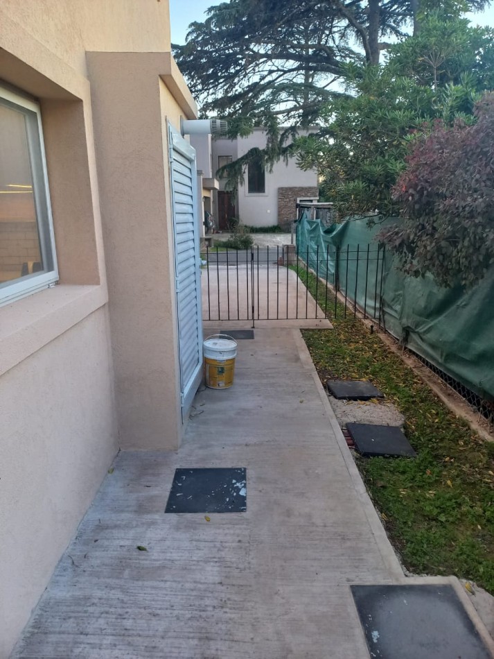 CASA EN VENTA A ESTRENAR EN BARRIO CERRADO EN MUÑIZ