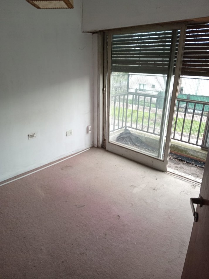 CASA EN DOS PLANTAS DE 4 AMBIENTES EN MUÑIZ