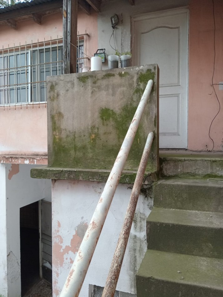 CASA EN DOS PLANTAS DE 4 AMBIENTES EN MUÑIZ