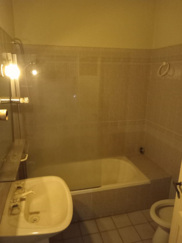 CASA EN DOS PLANTAS DE 4 AMBIENTES EN MUÑIZ