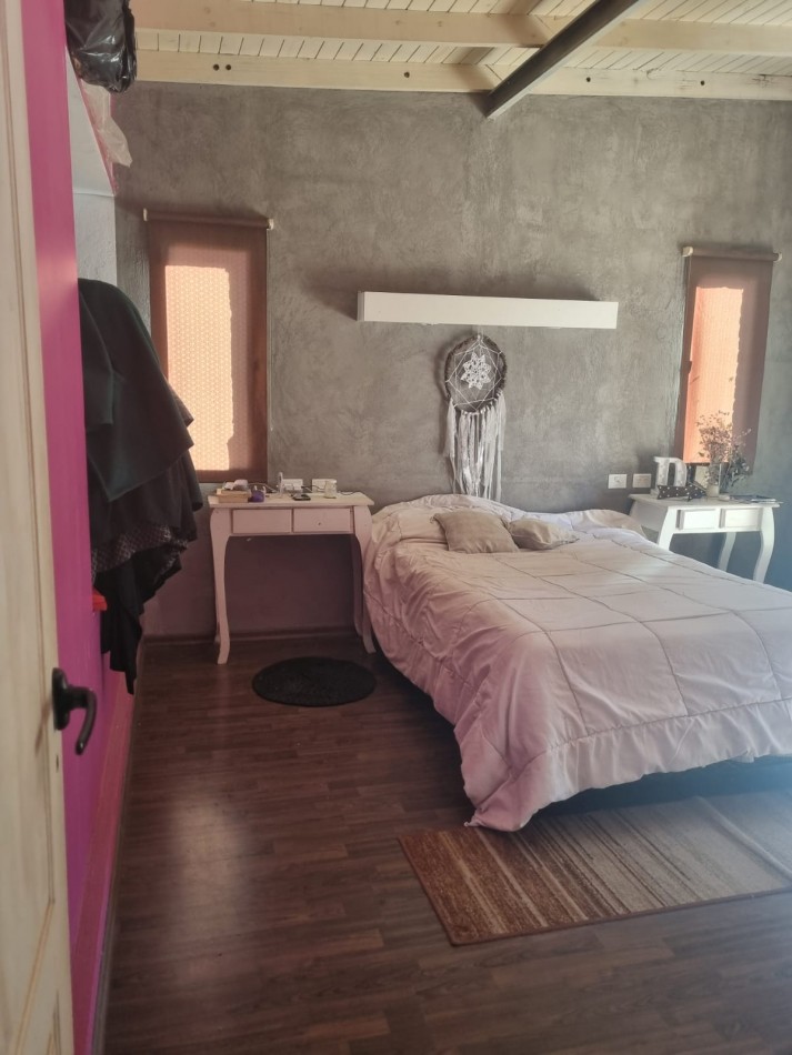 CASA CON PILETA EN MALVINAS ARGENTINAS