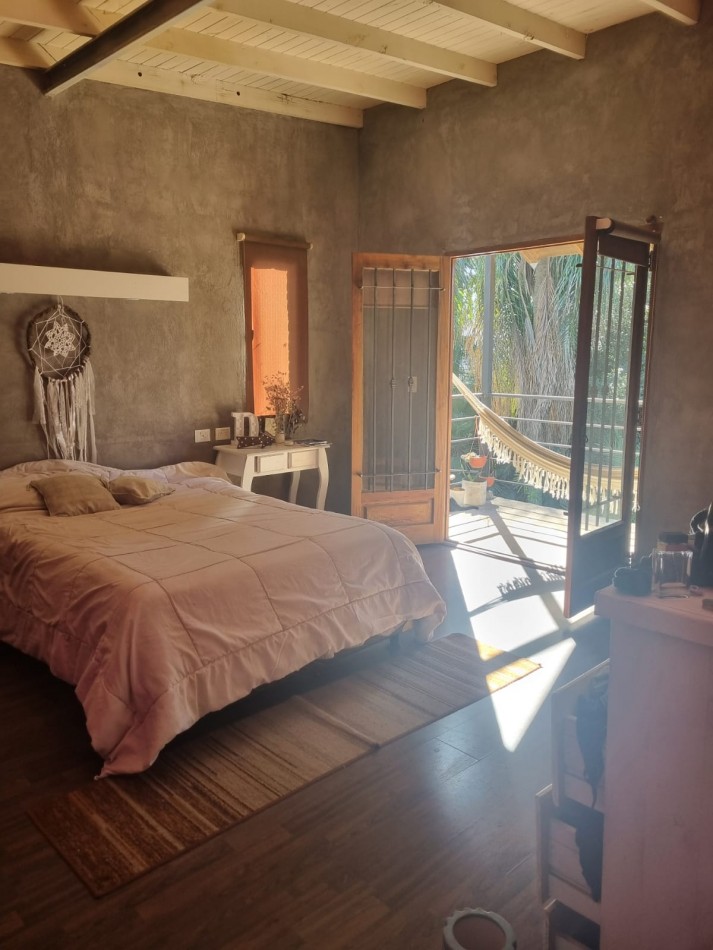 CASA CON PILETA EN MALVINAS ARGENTINAS