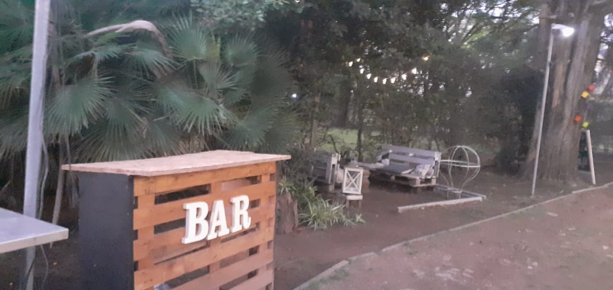 CASA CON PILETA EN MALVINAS ARGENTINAS