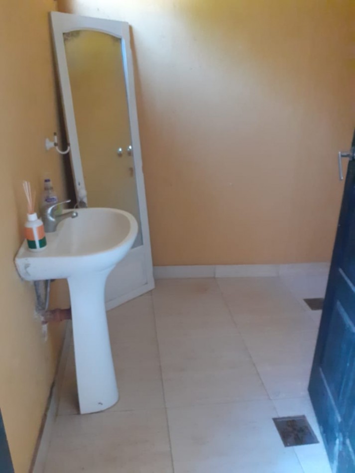 CASA CON PILETA EN MALVINAS ARGENTINAS