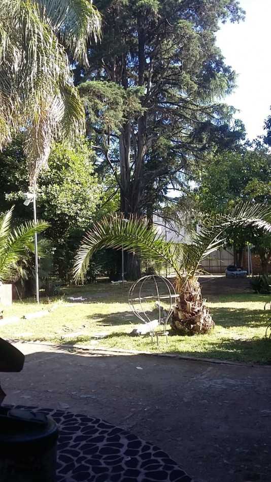 CASA CON PILETA EN MALVINAS ARGENTINAS