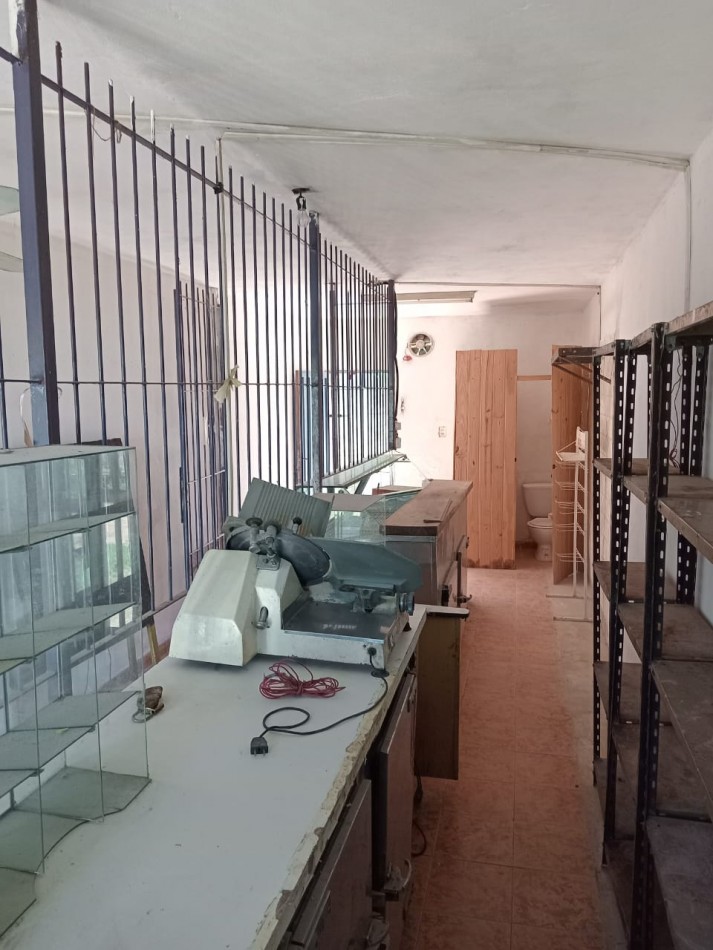 CASA EN VENTA EN JOSE C PAZ