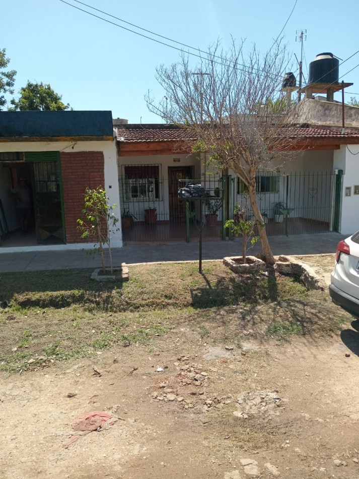 CASA EN VENTA EN JOSE C PAZ