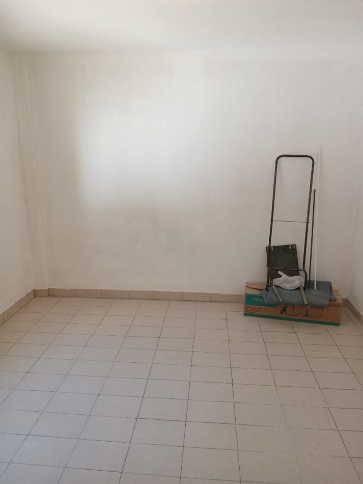 CASA EN VENTA EN JOSE C PAZ