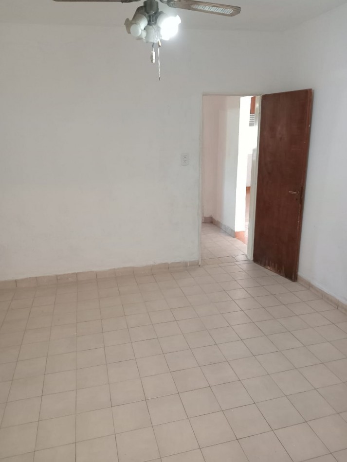 CASA EN VENTA EN JOSE C PAZ