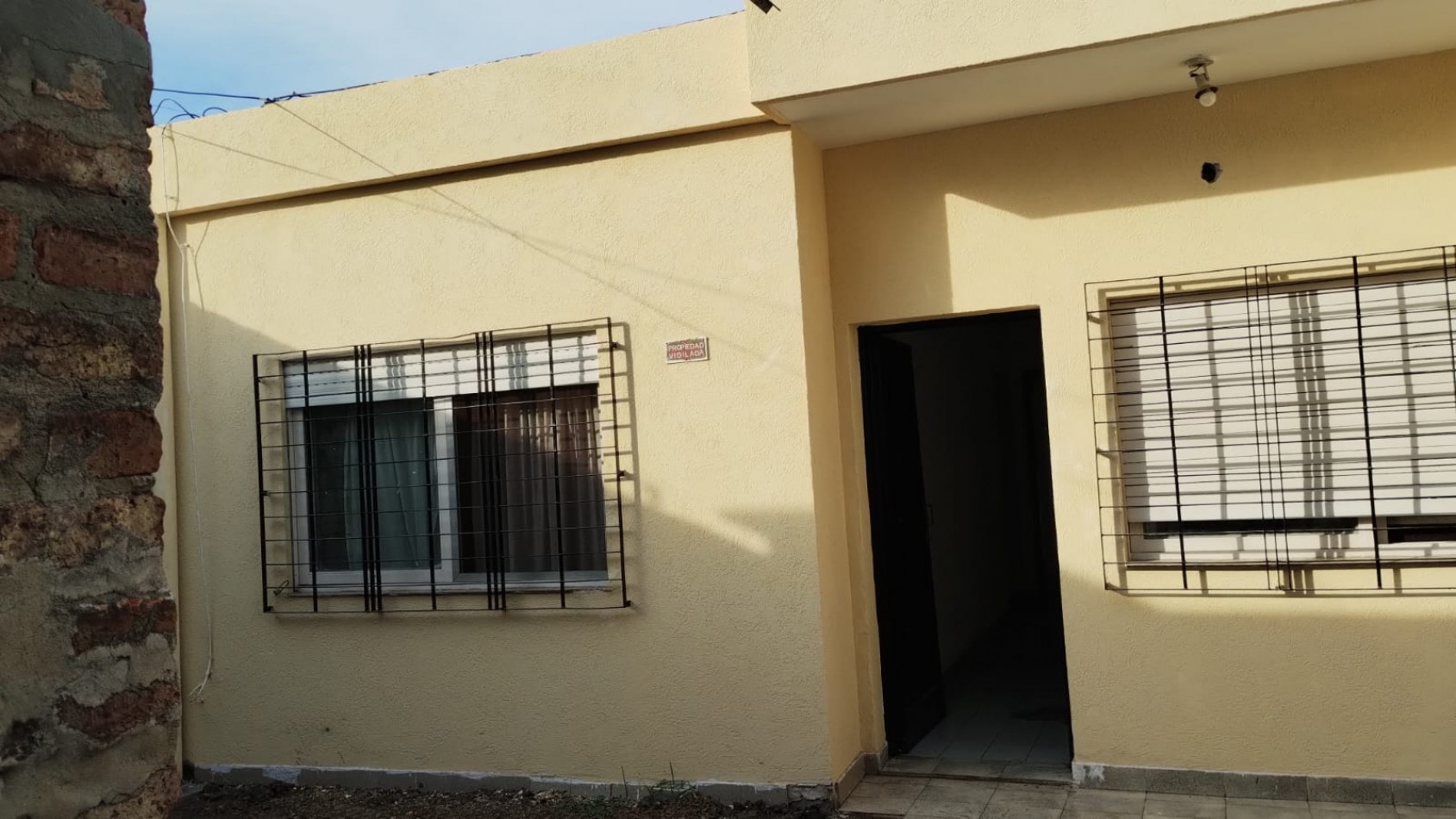 CASA  DE 3 AMBIENTES CON DEPARTAMENTO EN JOSE C PAZ