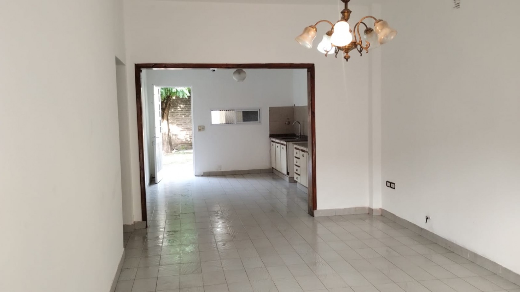 CASA  DE 3 AMBIENTES CON DEPARTAMENTO EN JOSE C PAZ