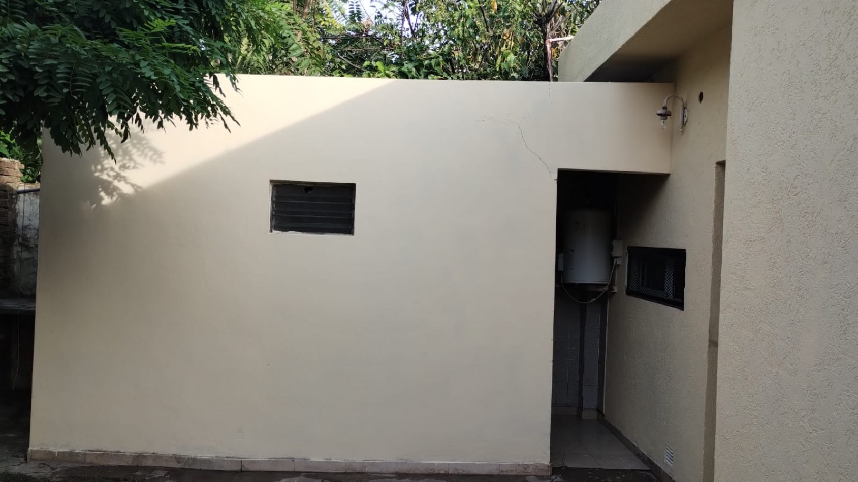 CASA  DE 3 AMBIENTES CON DEPARTAMENTO EN JOSE C PAZ