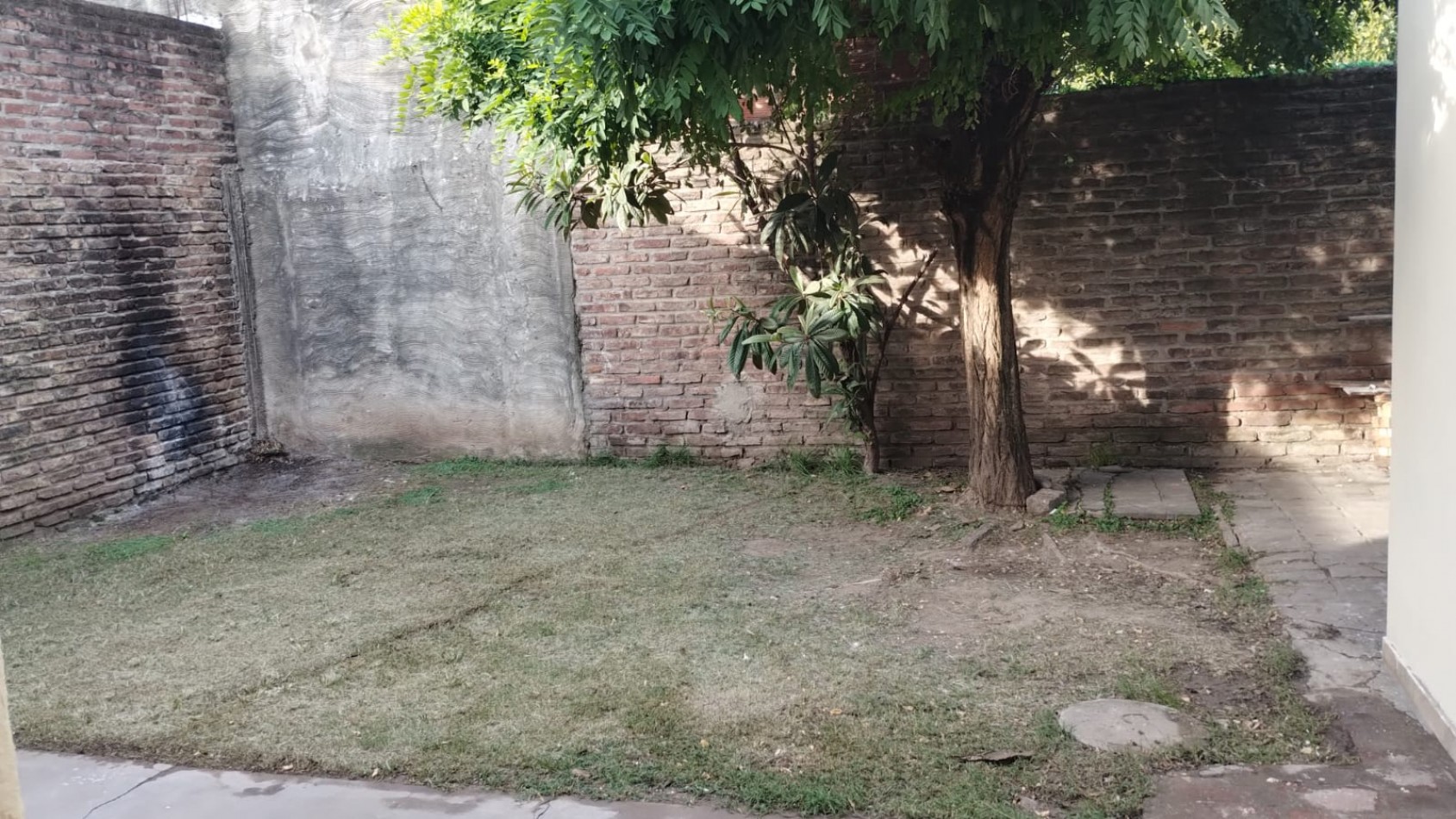 CASA  DE 3 AMBIENTES CON DEPARTAMENTO EN JOSE C PAZ