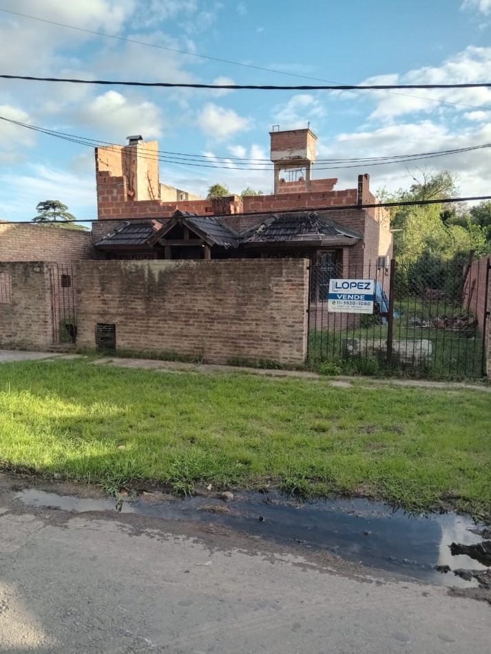 CASA A TERMINAR EN SAN  MIGUEL EN AMPLIO LOTE