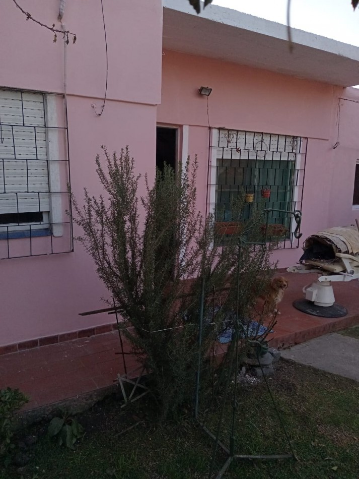 CASA DE 3 AMBIENTES EN EL TALAR