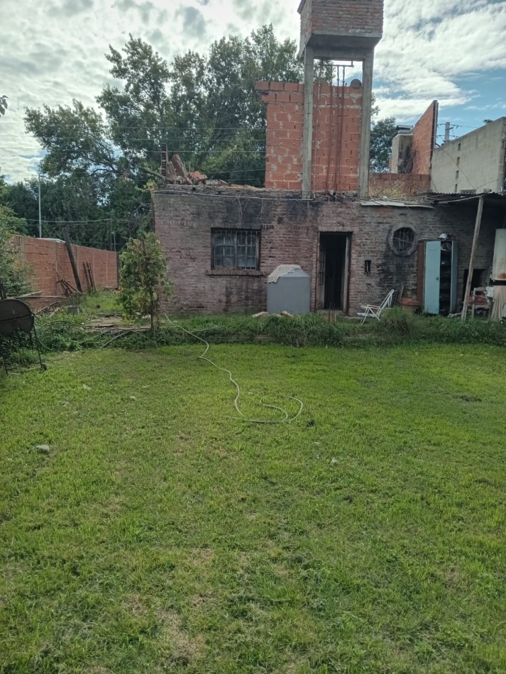 CASA A TERMINAR EN SAN  MIGUEL EN AMPLIO LOTE