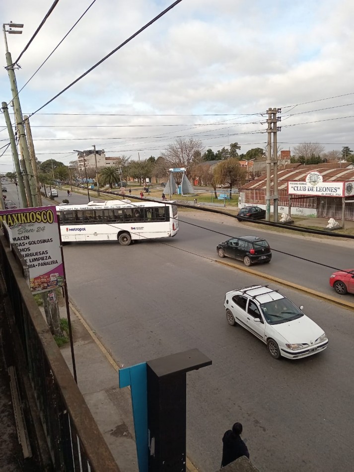 LOCAL COMERCIAL EN JOSE C PAZ