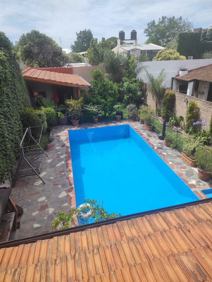 CASA EN VENTA CON PILETA EN DON TORCUATO 