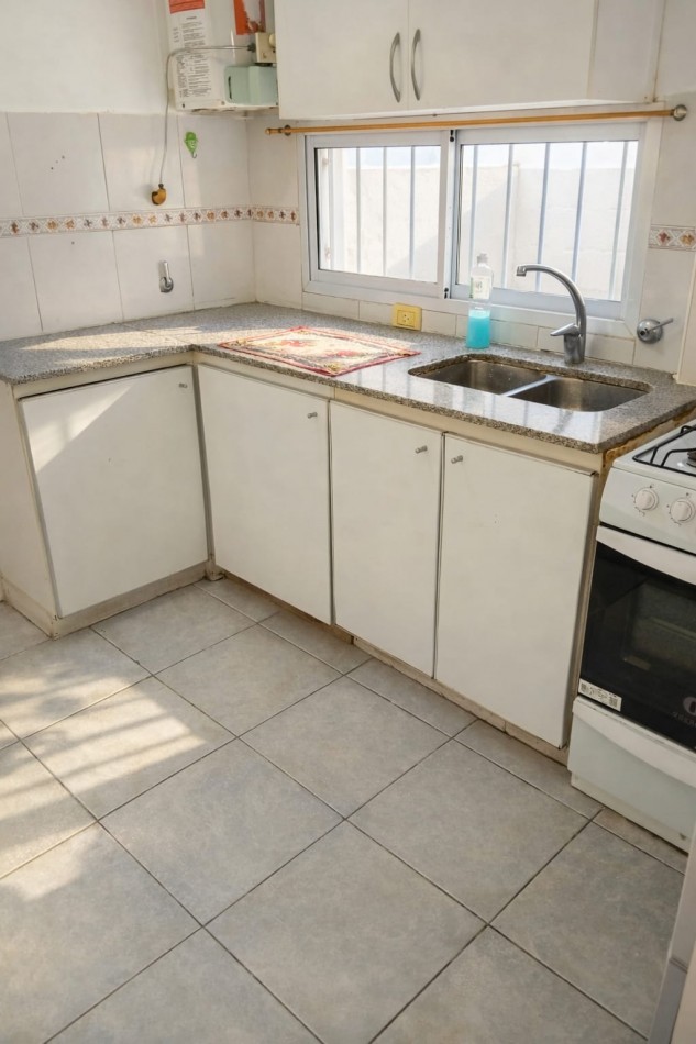 DEPARTAMENTO EN SAN MIGUEL CON JARDIN Y COCHERA