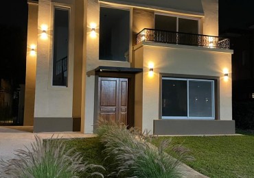 CASA EN VENTA A ESTRENAR EN BARRIO CERRADO EN MUÑIZ