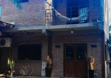 CASA CON PILETA EN MALVINAS ARGENTINAS