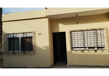 CASA  DE 3 AMBIENTES CON DEPARTAMENTO EN JOSE C PAZ