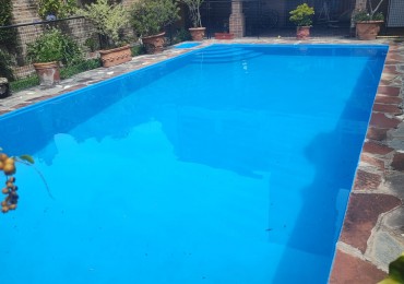 CASA EN VENTA CON PILETA EN DON TORCUATO 
